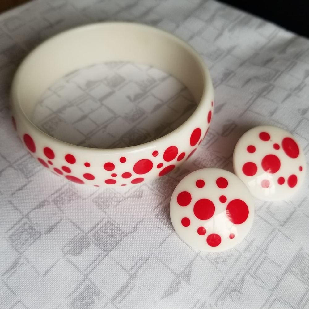 Vintage AVON bracelet & earrings